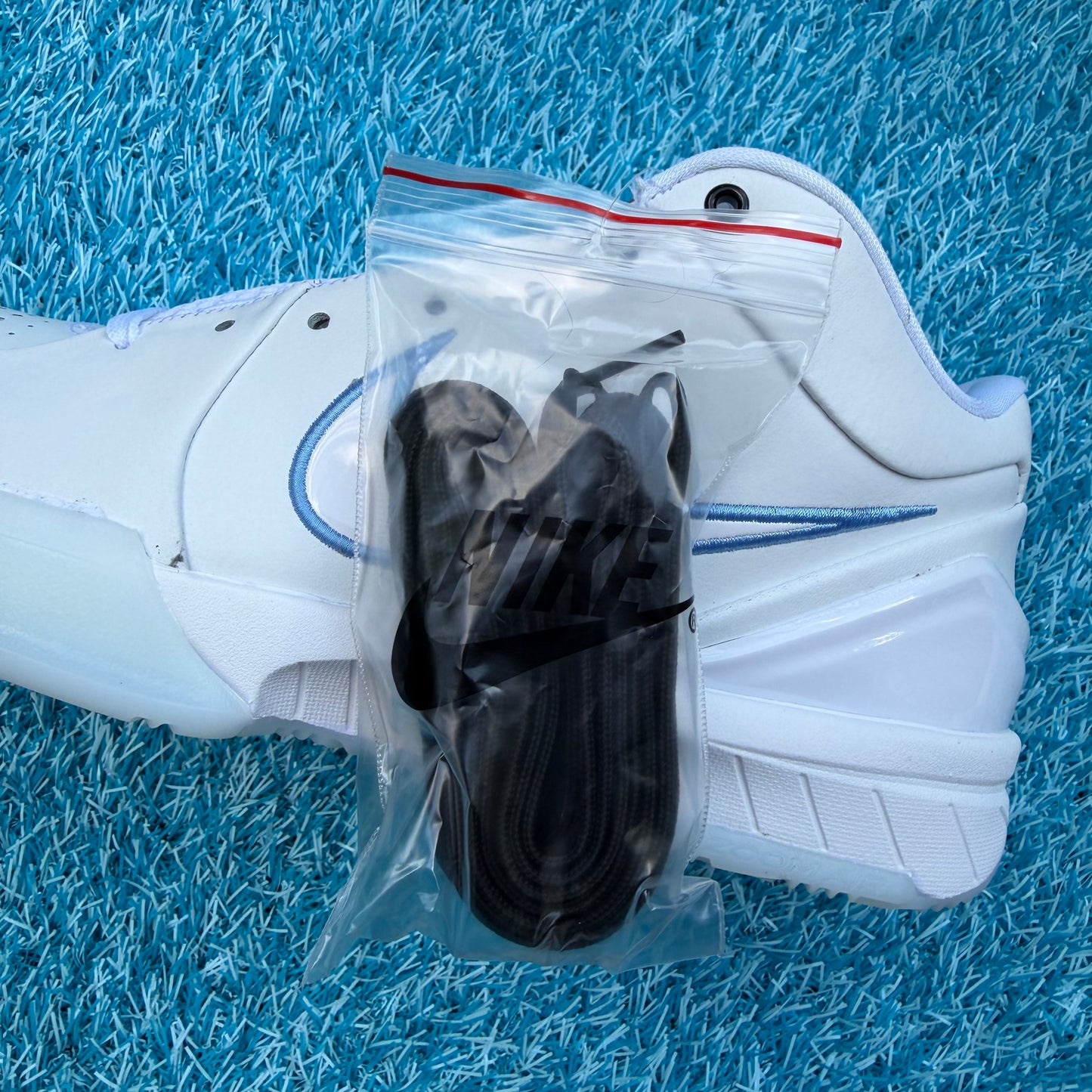 Size 9 - Kobe 4 Draft Day "Cavaliers”