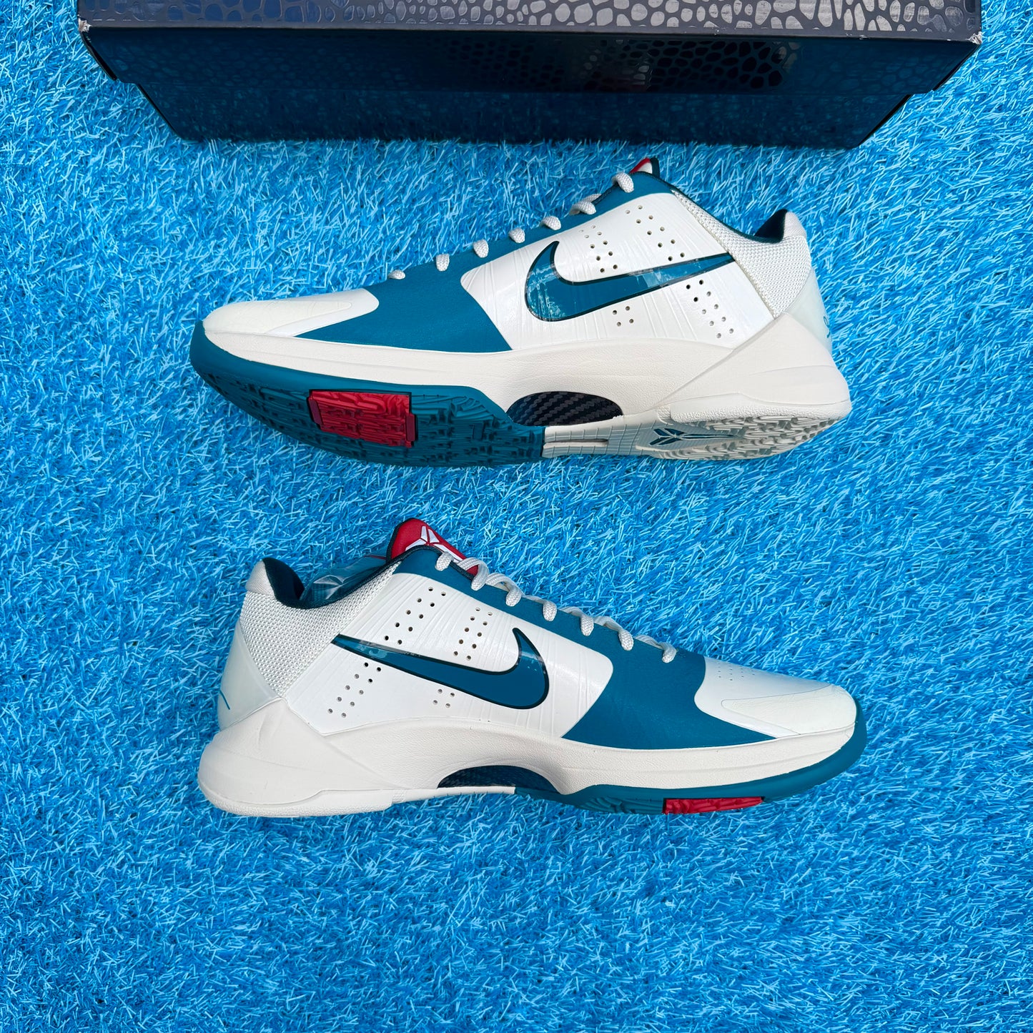 Size 10 - Nike Kobe 5 Protro "Milk Spruce"