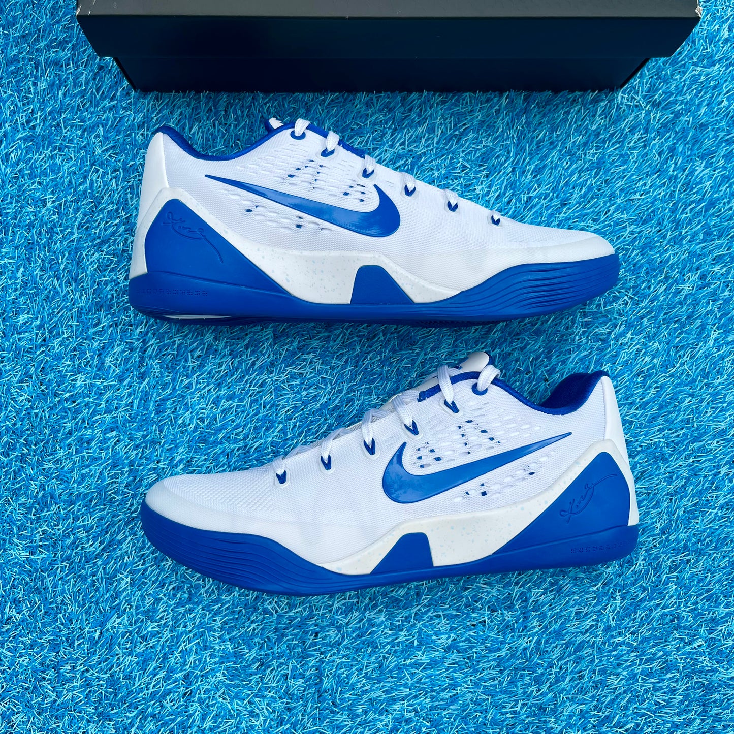 Size 11.5 - Nike Kobe 9 Protro PE "Kentucky"