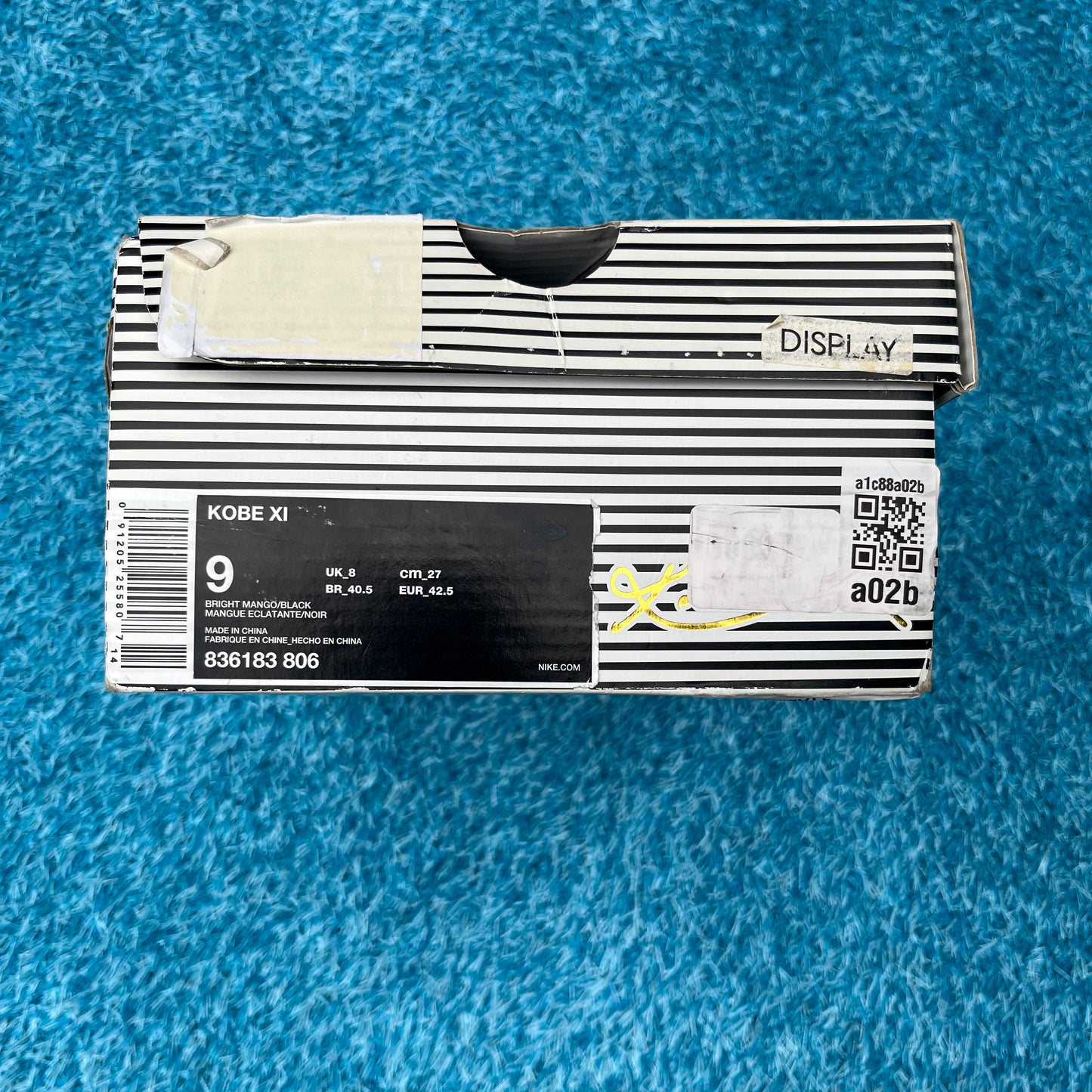 Size 9 - Nike Kobe 11 EM Low "Barcelona"