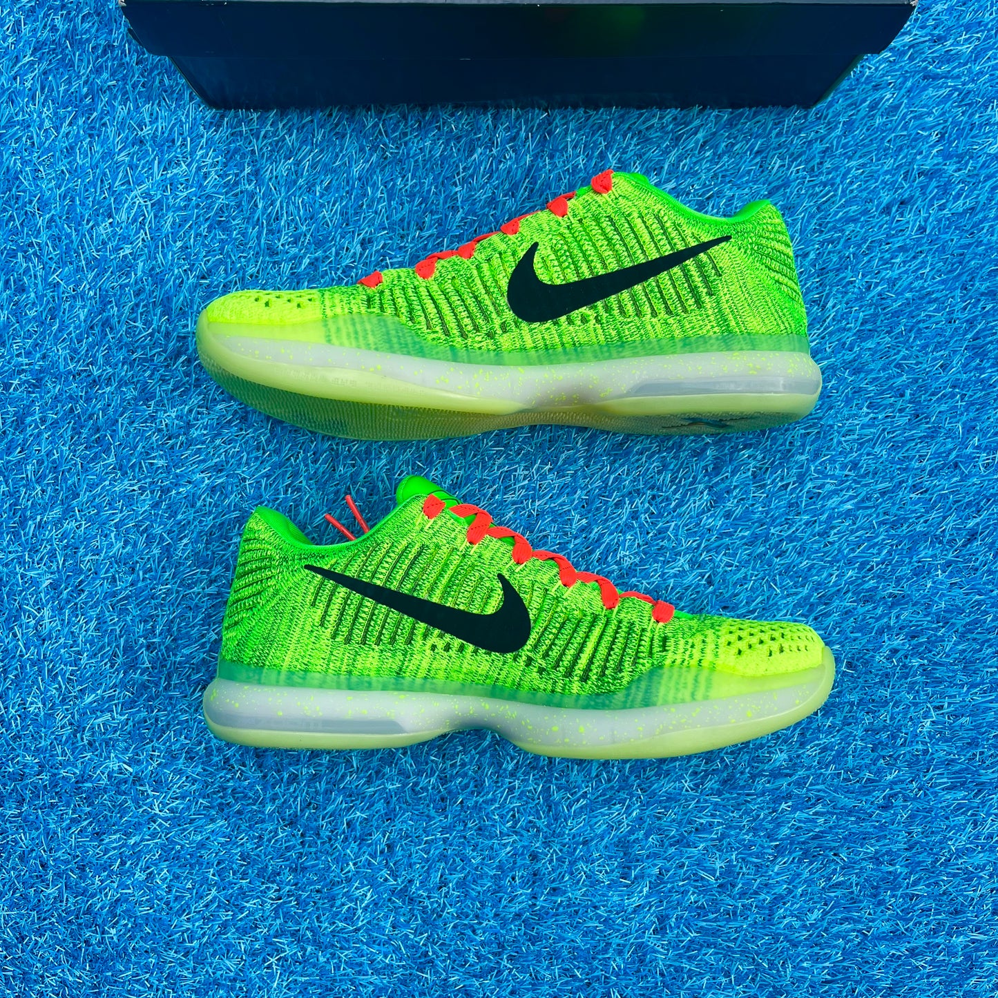 Size 9.5 - Nike Kobe 10 iD "Grinch"
