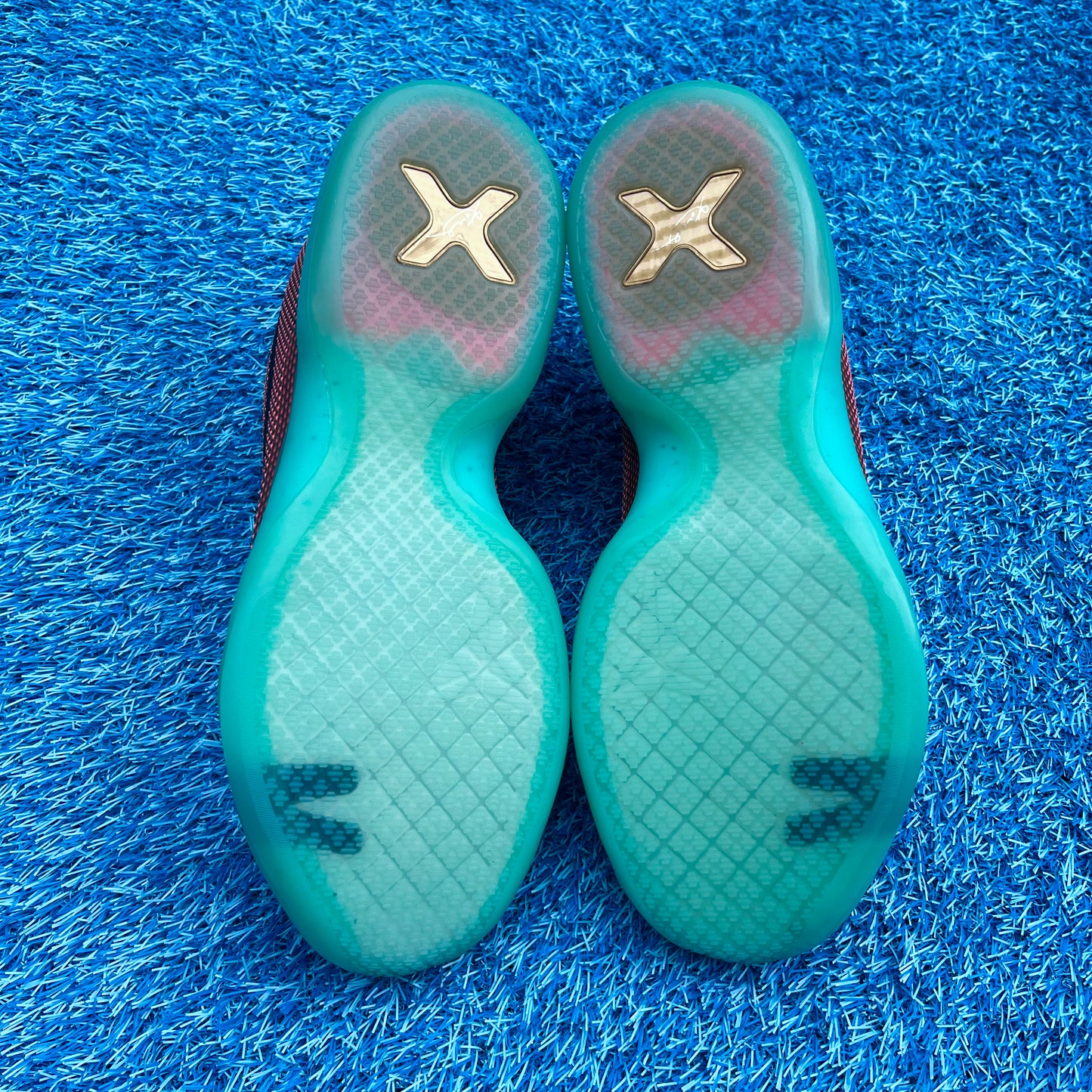 Size 9.5 - Nike Kobe 10 "Easter"