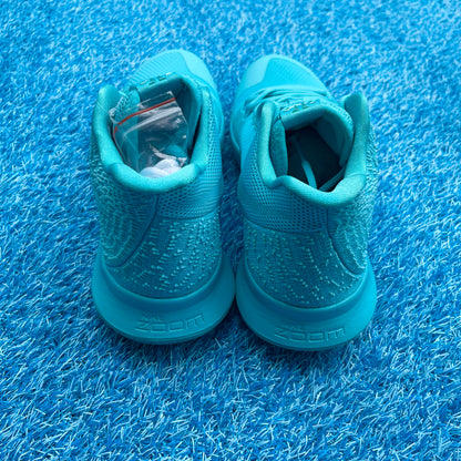 Size 10.5 - Nike Kyrie 3 "Aqua"