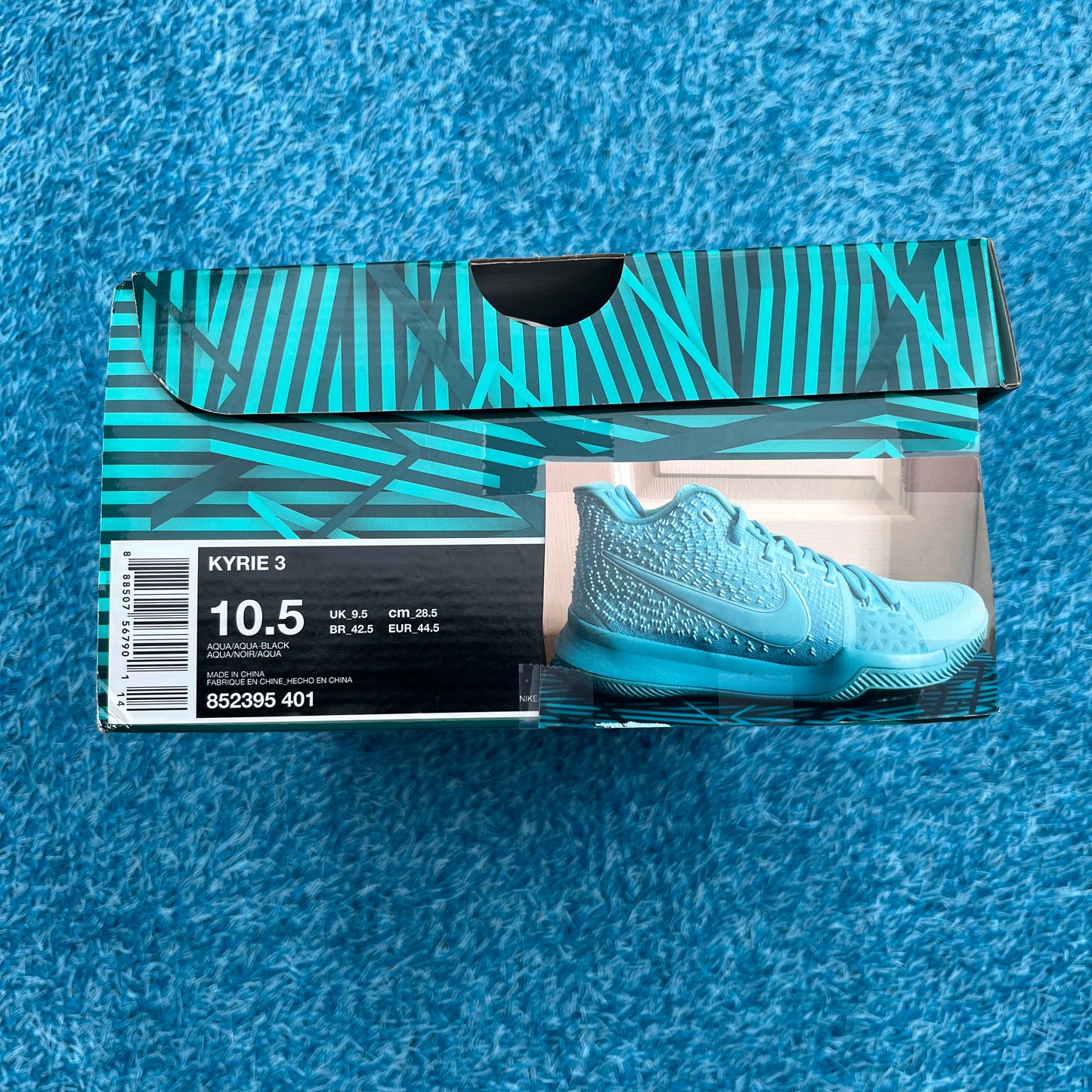 Size 10.5 - Nike Kyrie 3 "Aqua"