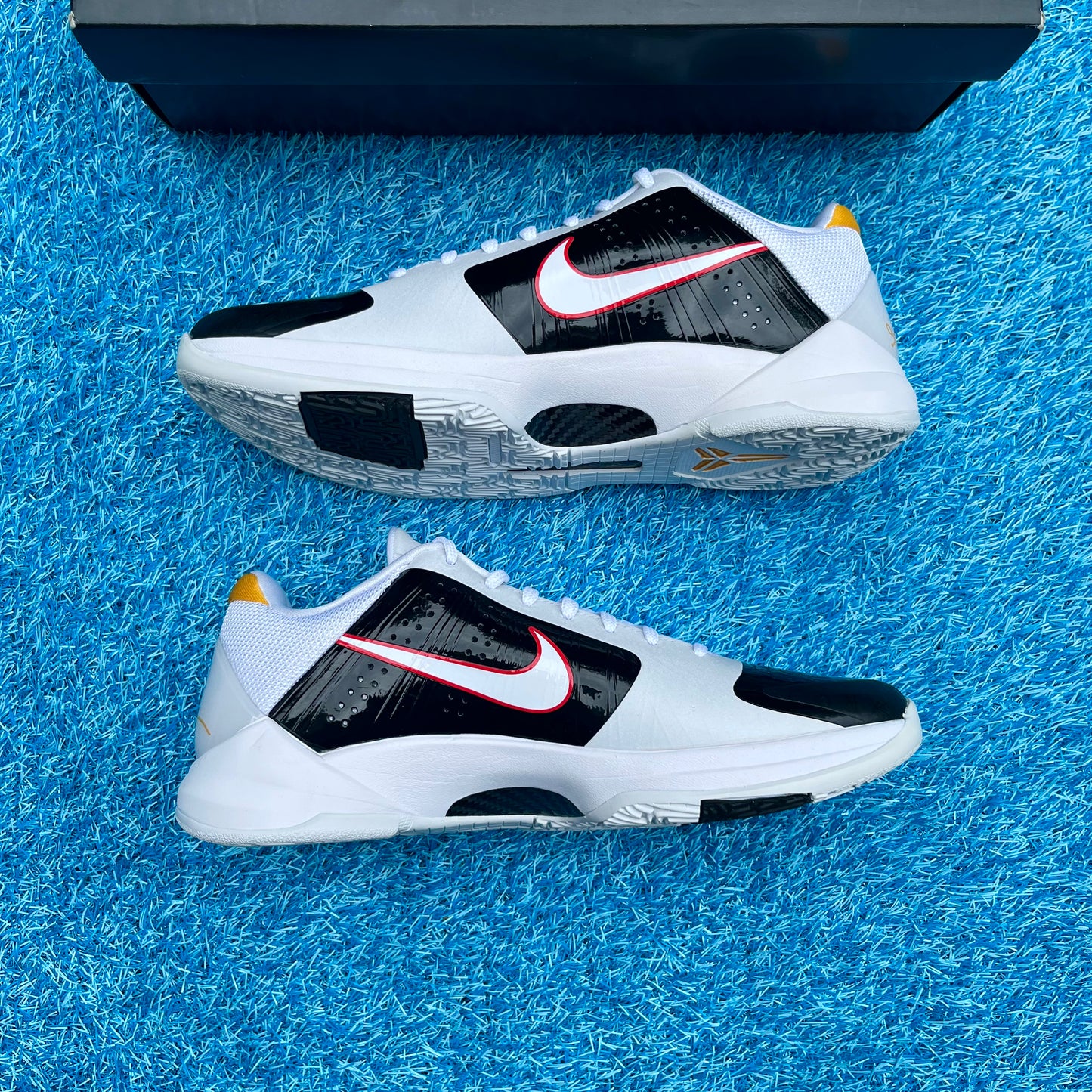 Size 10.5 - Nike Kobe 5 Protro "Bruce Lee Alternate"