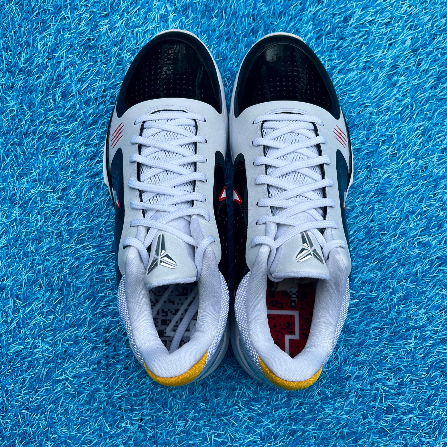 Size 10.5 - Nike Kobe 5 Protro "Bruce Lee Alternate"