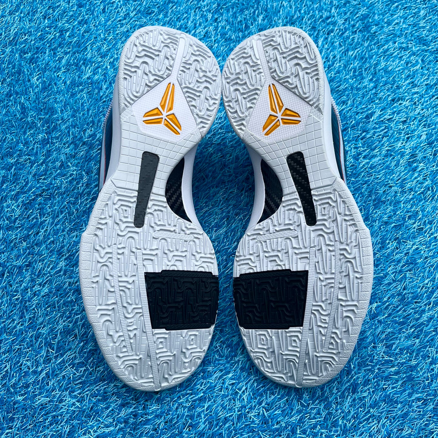 Size 10.5 - Nike Kobe 5 Protro "Bruce Lee Alternate"