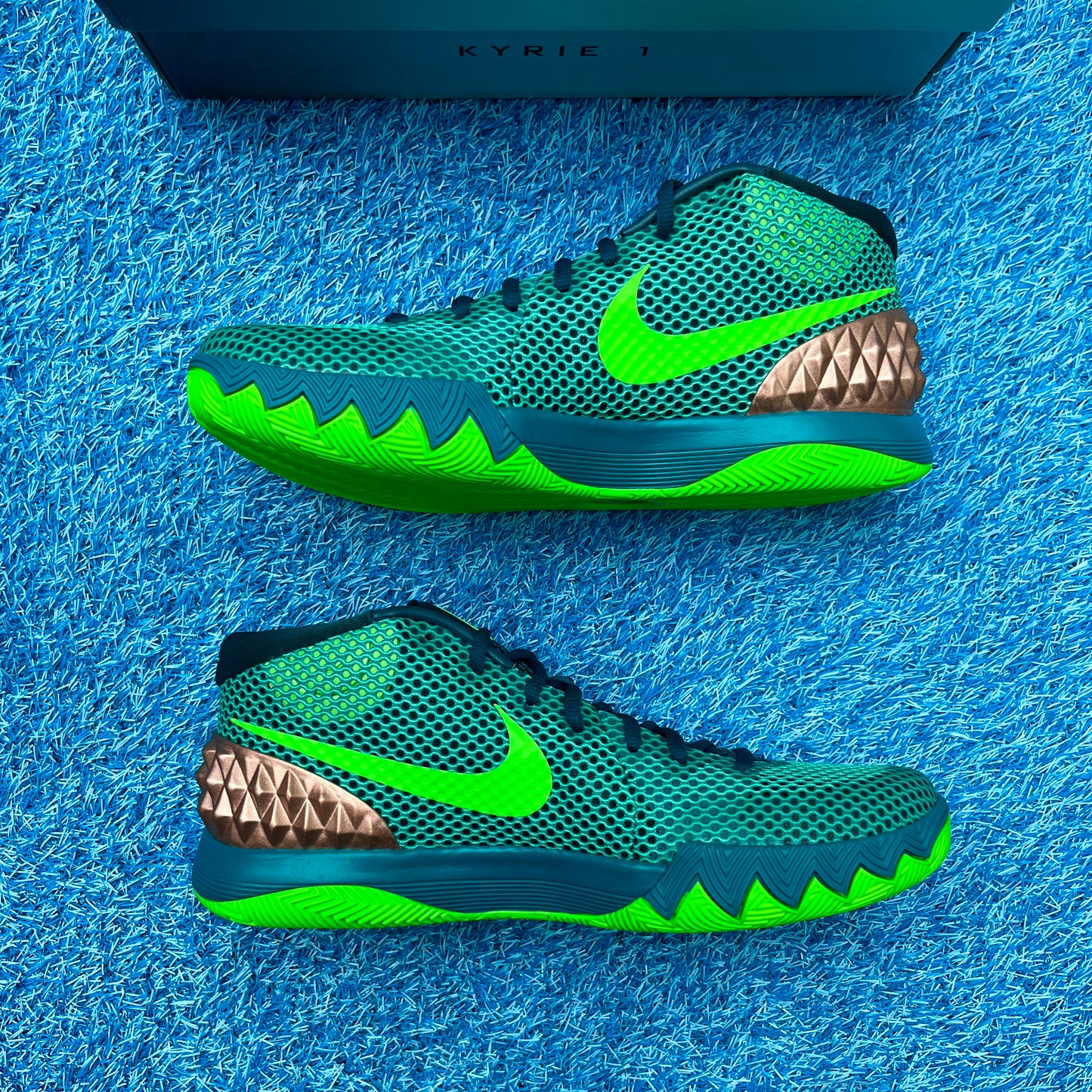 Size 8 - Nike Kyrie 1 "Australia"