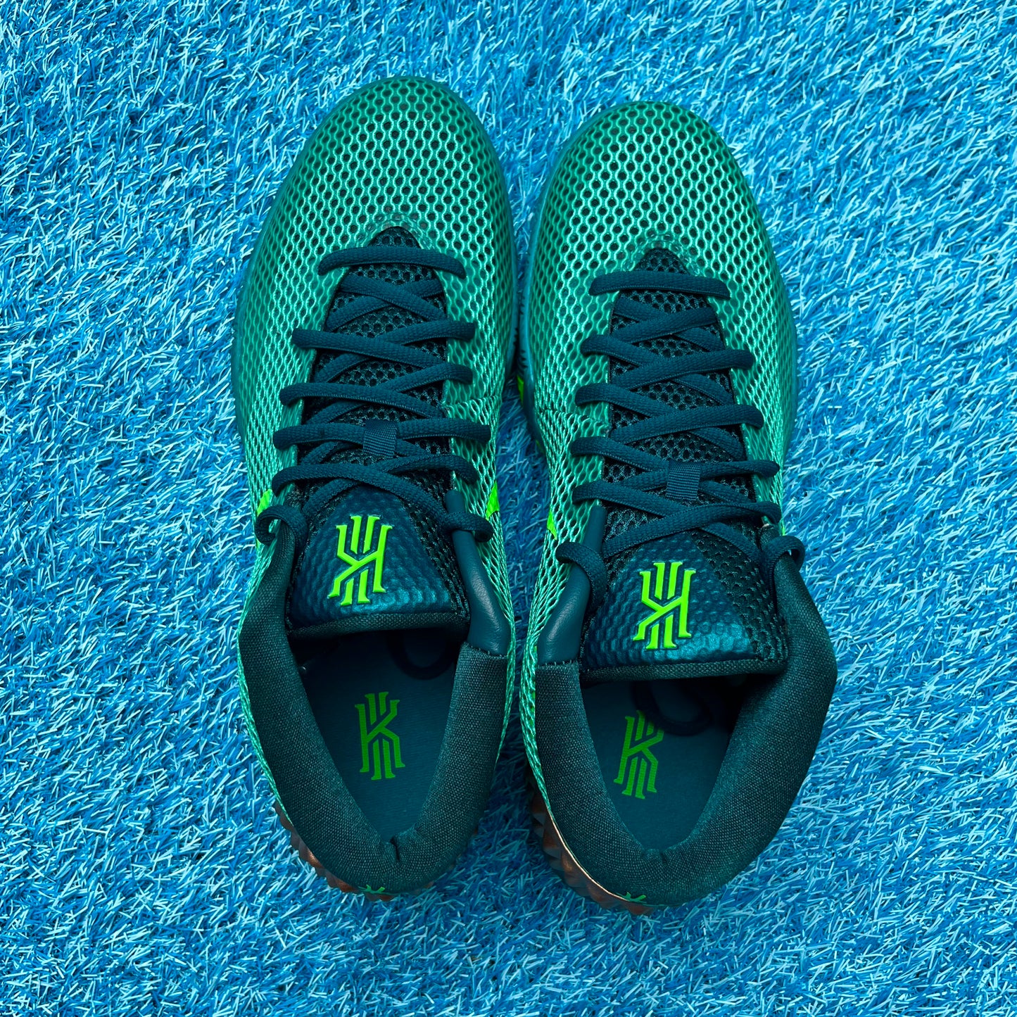 Size 8 - Nike Kyrie 1 "Australia"