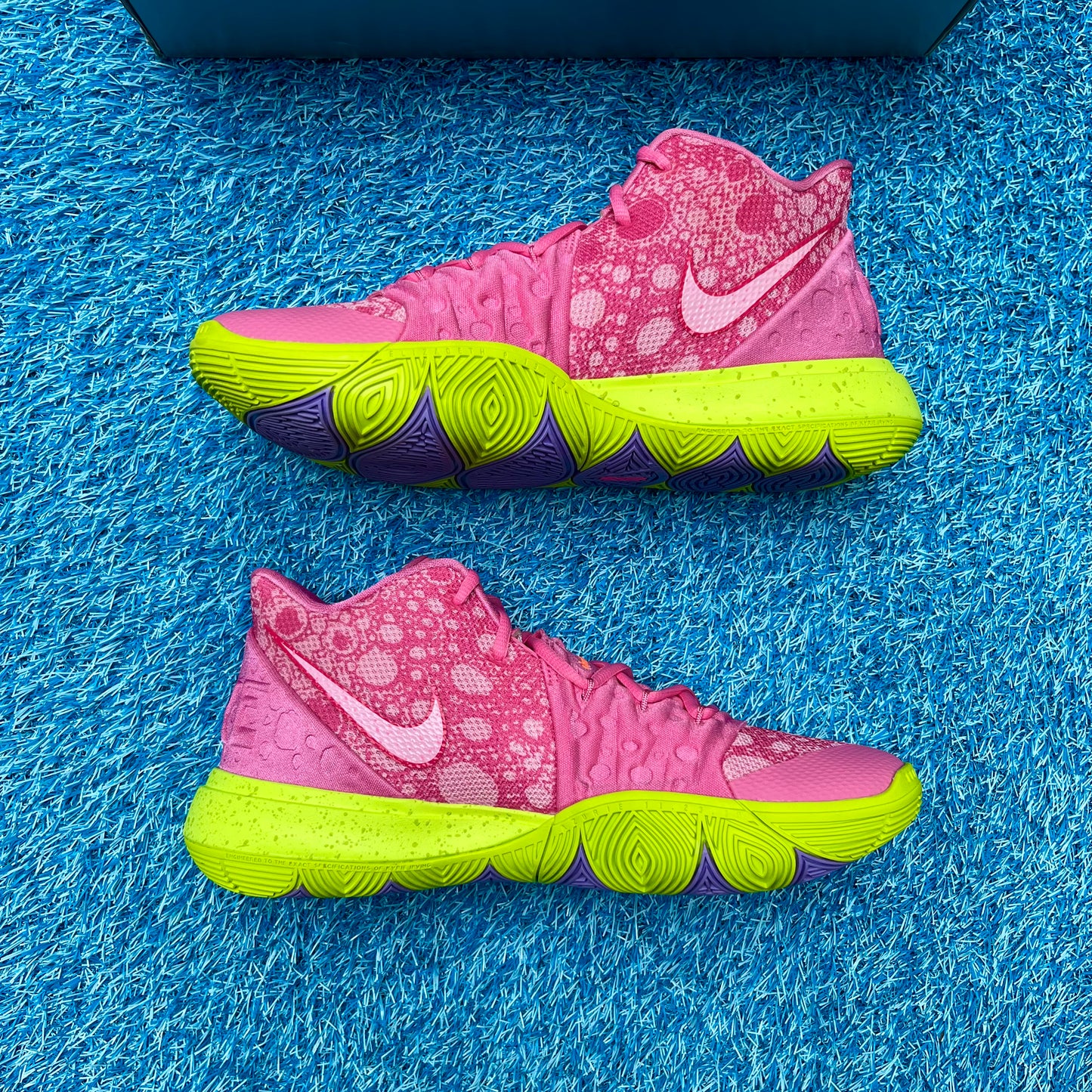 Size 9.5 - Nike Kyrie 5 "Patrick"
