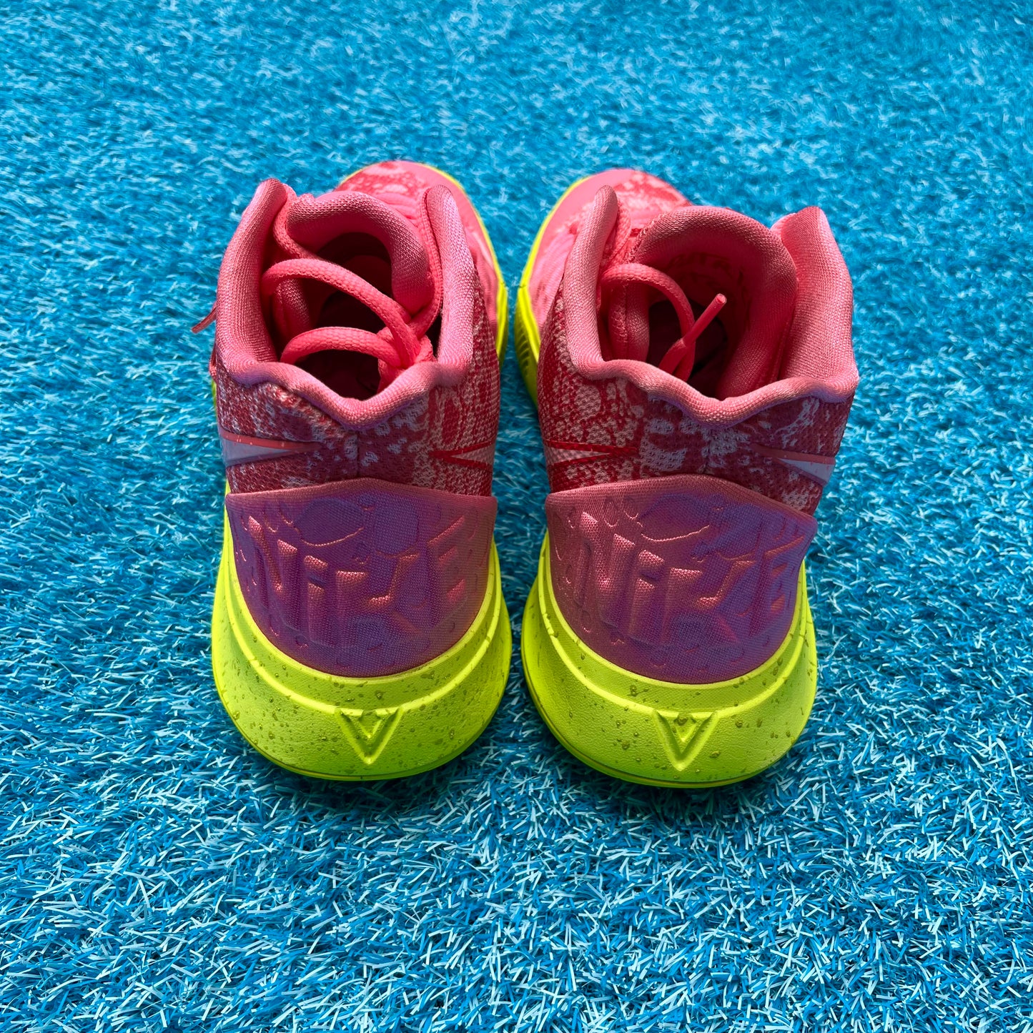 Size 9.5 - Nike Kyrie 5 "Patrick"