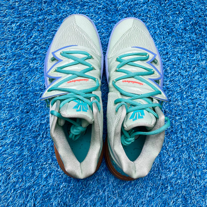 Size 9.5 - Nike Kyrie 5 "Squidward"