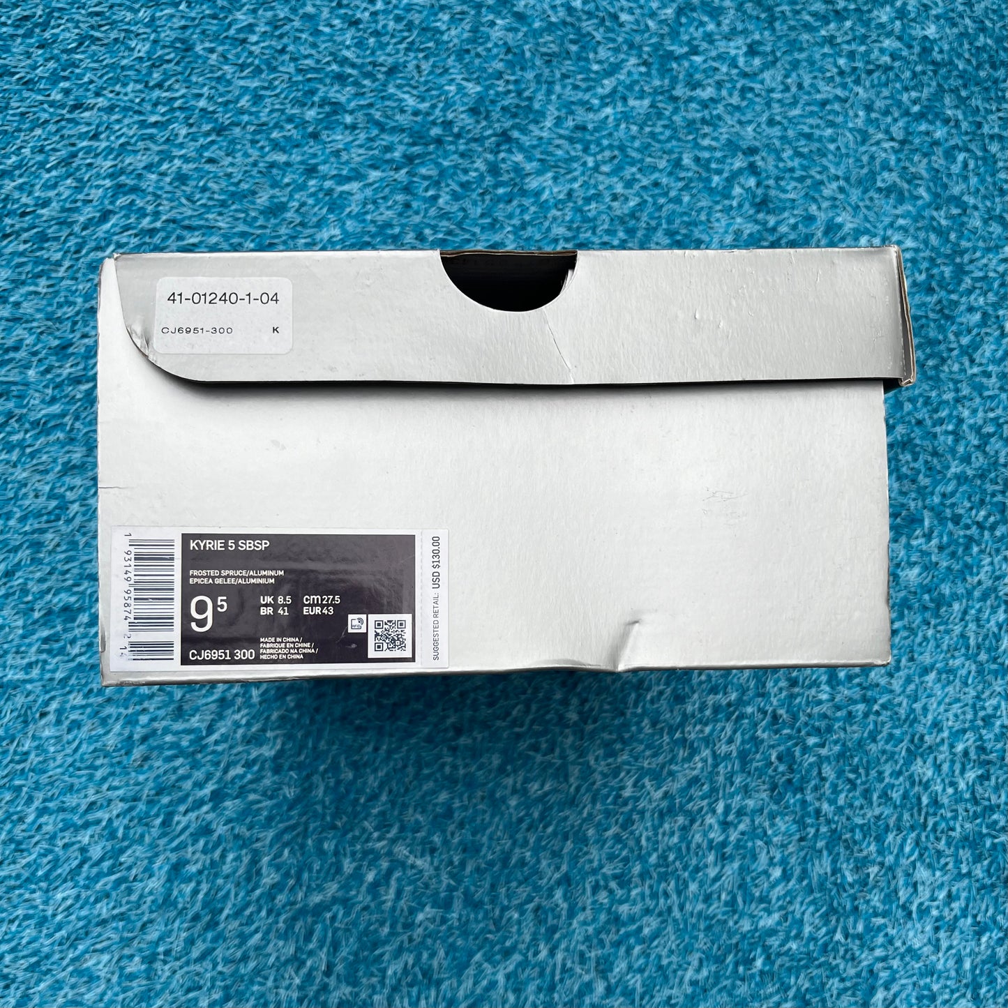 Size 9.5 - Nike Kyrie 5 "Squidward"