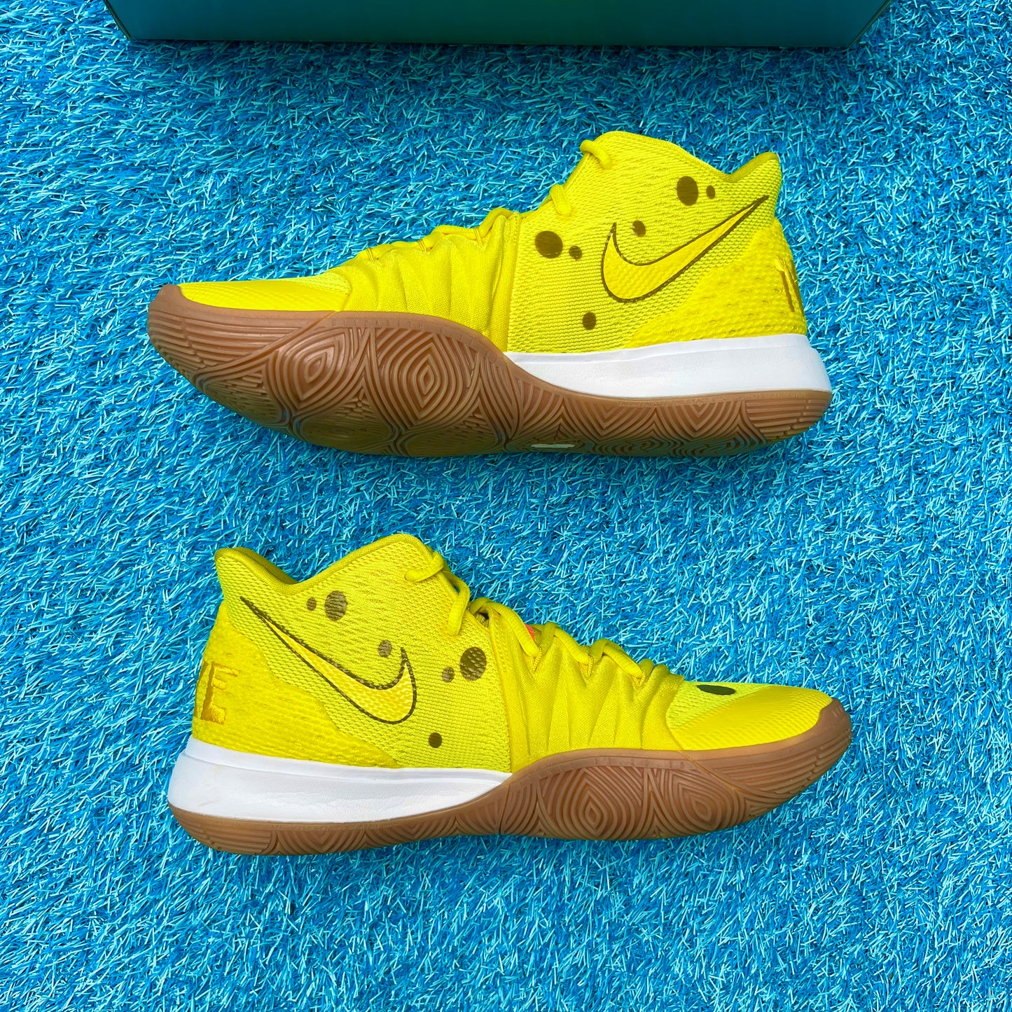 Size 9.5 - Nike Kyrie 5 "Spongebob"