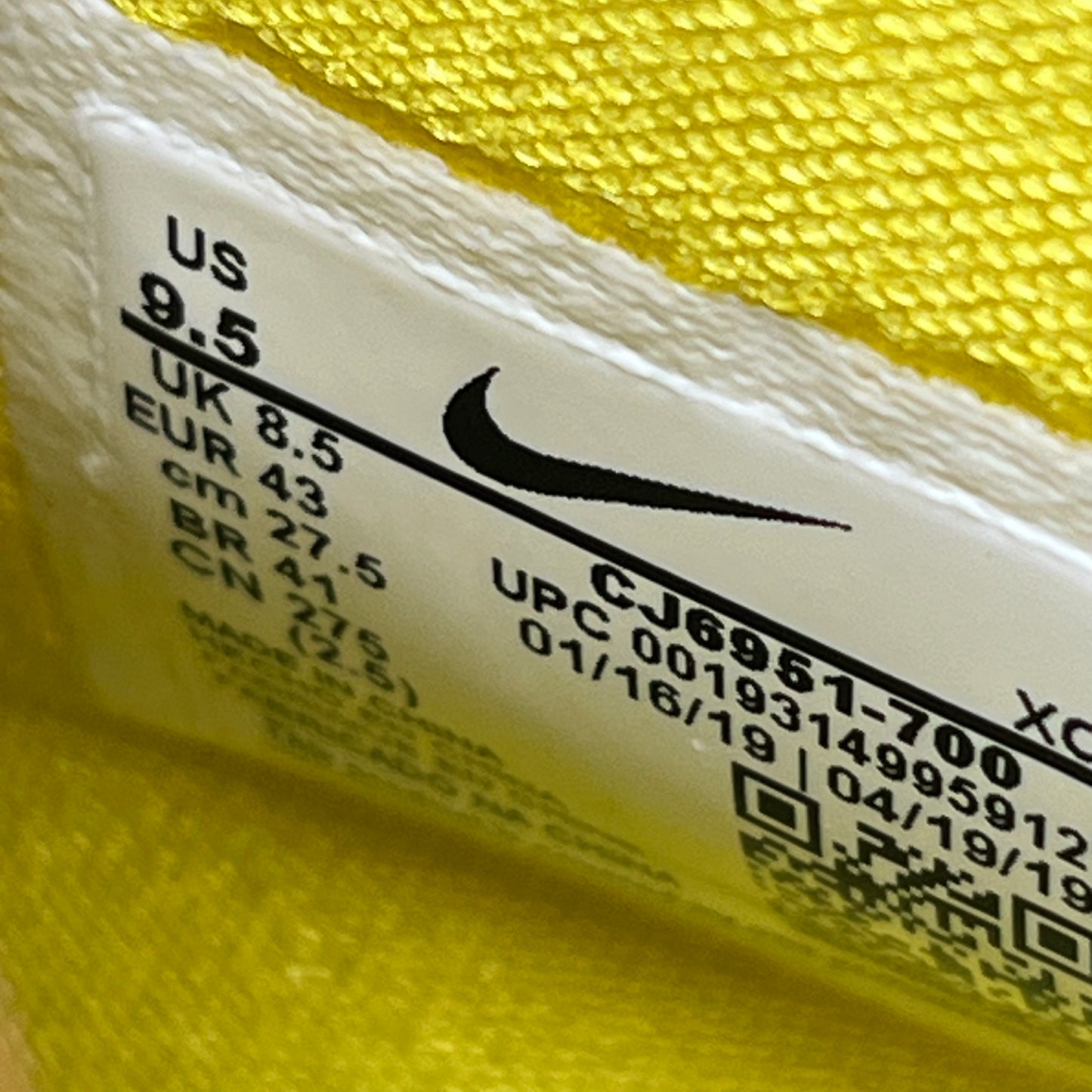 Size 9.5 - Nike Kyrie 5 "Spongebob"